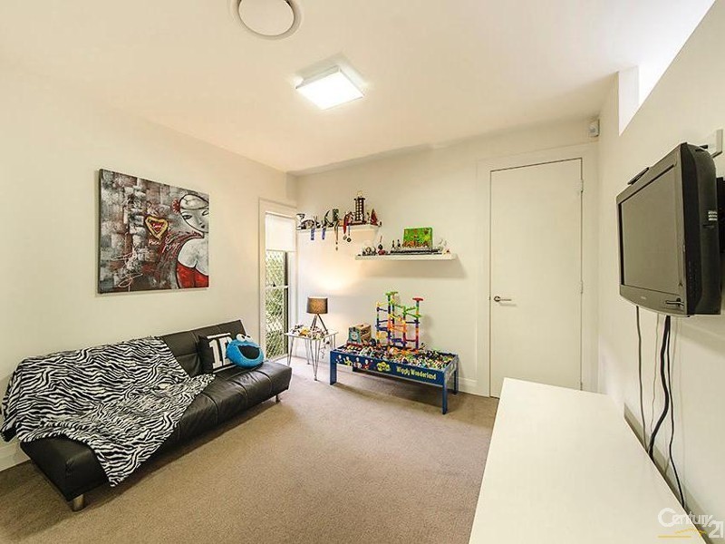 6 Saba Court, Middle Ridge QLD 4350