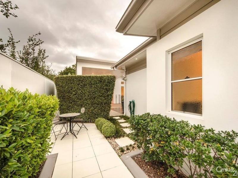 6 Saba Court, Middle Ridge QLD 4350