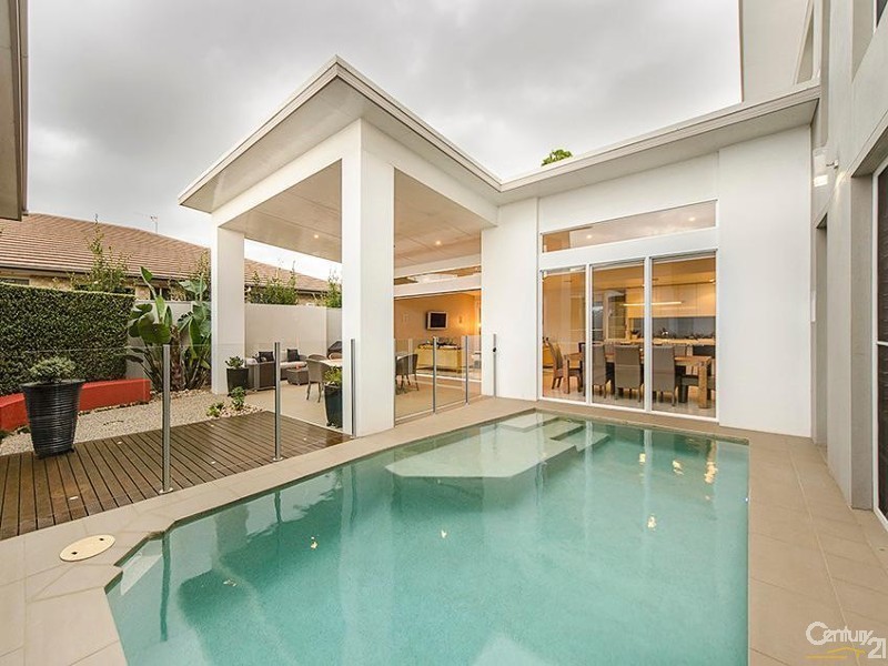 6 Saba Court, Middle Ridge QLD 4350