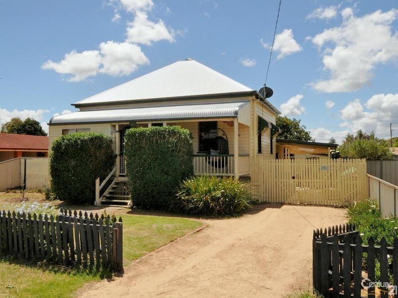 11 Wilfred Street, Harristown QLD 4350