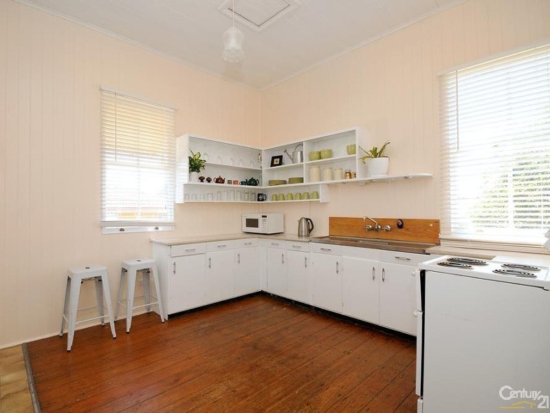 11 Wilfred Street, Harristown QLD 4350