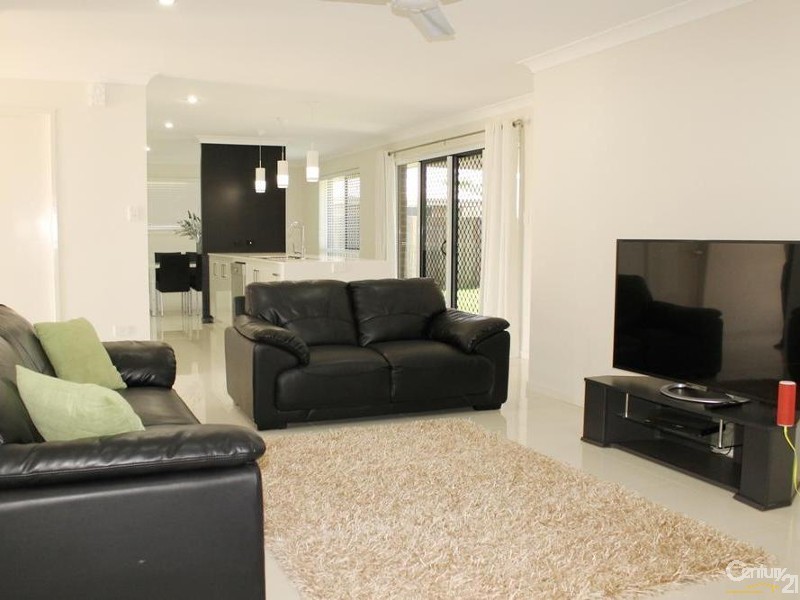 4 Chainey Court, Glenvale QLD 4350