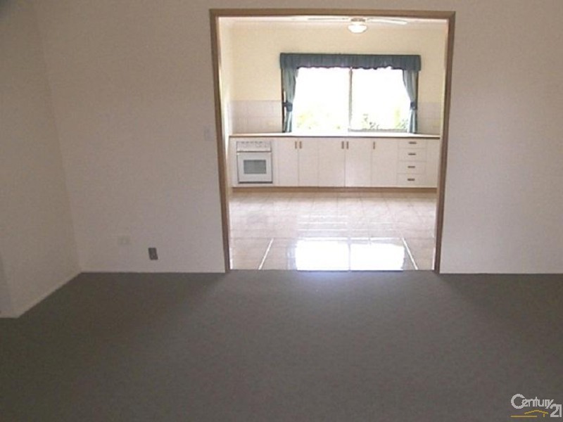 1/7 Suzanne Court, Kearneys Spring QLD 4350