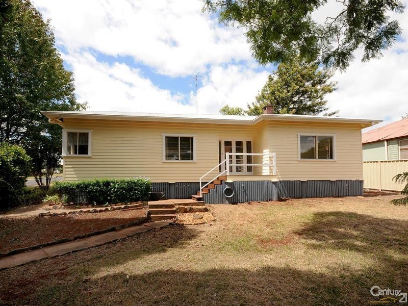 26 Ruthven Street, Harlaxton QLD 4350
