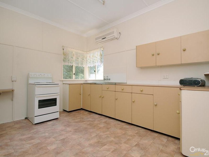 26 Ruthven Street, Harlaxton QLD 4350