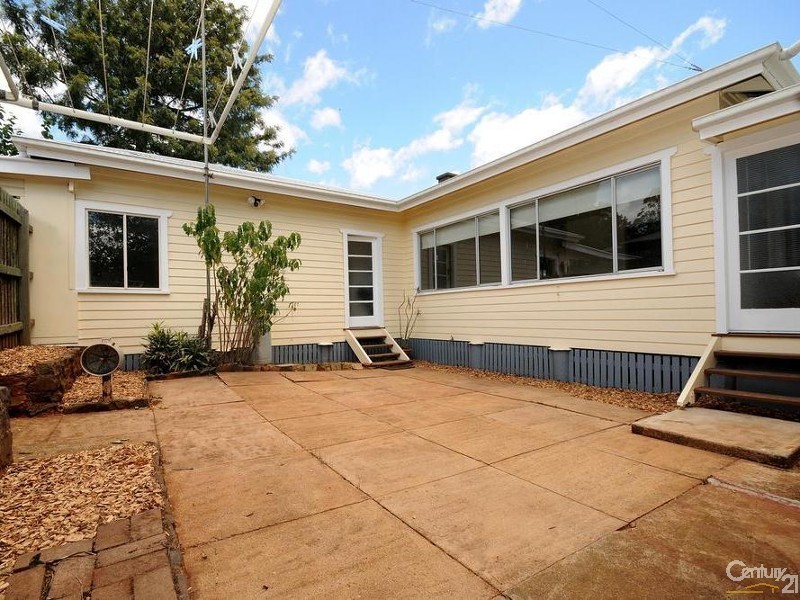 26 Ruthven Street, Harlaxton QLD 4350