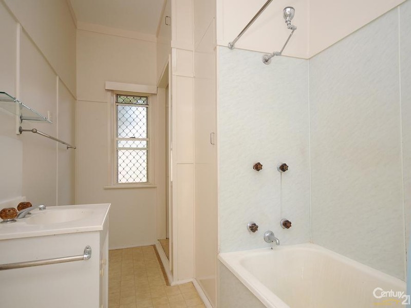 26 Ruthven Street, Harlaxton QLD 4350