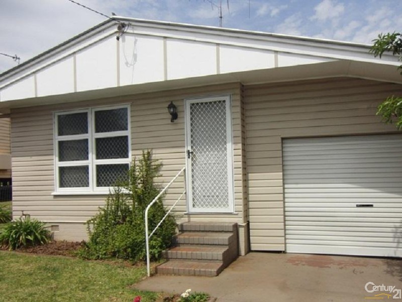 240 South Street, South Toowoomba QLD 4350