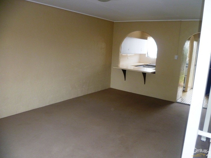 1/203 Campbell Street, Newtown QLD 4350