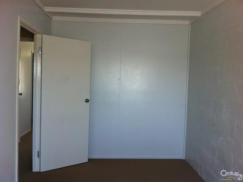 1/203 Campbell Street, Newtown QLD 4350