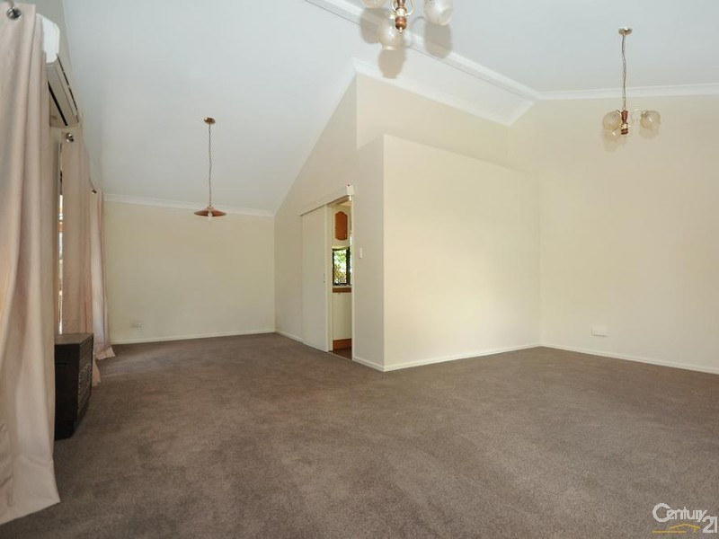 1 Lupin Court, Centenary Heights QLD 4350