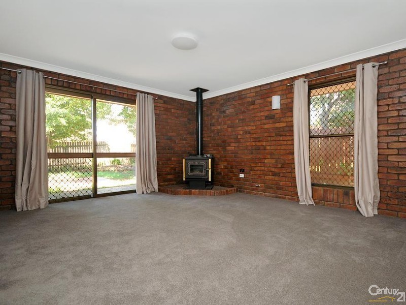 1 Lupin Court, Centenary Heights QLD 4350