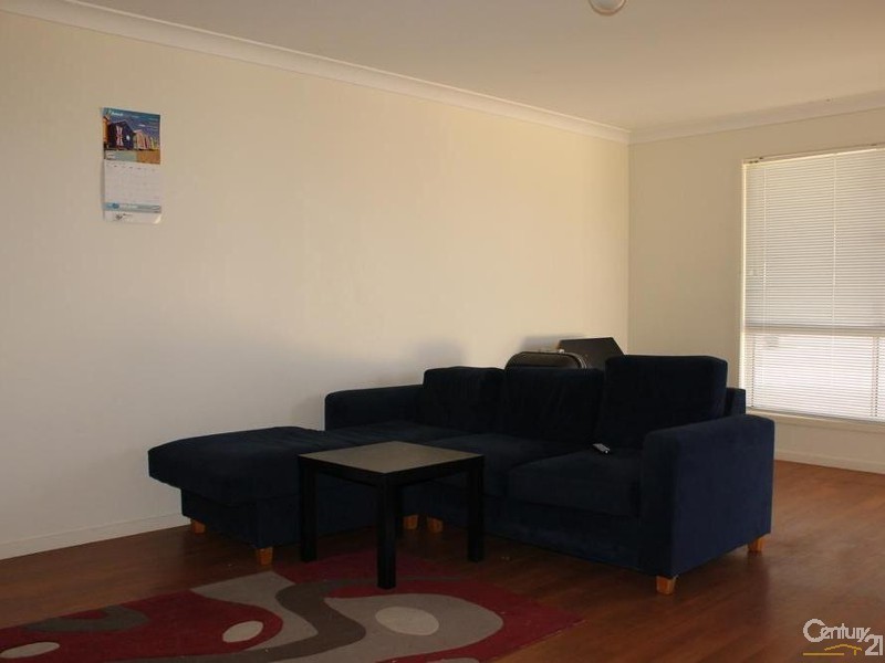 16 Debbie Court, Oakey QLD 4401