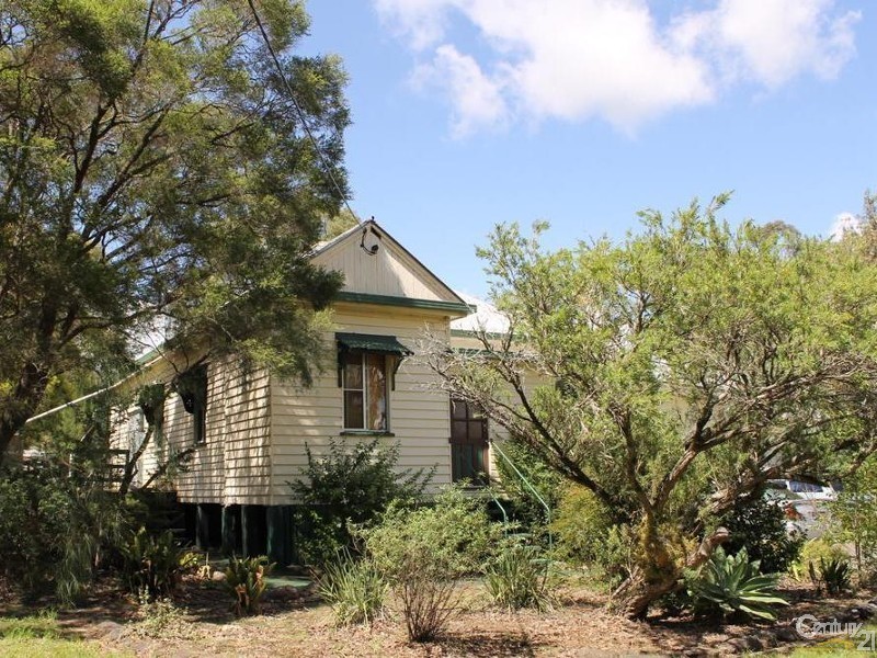 12755 New England Highway, Hodgson Vale QLD 4352