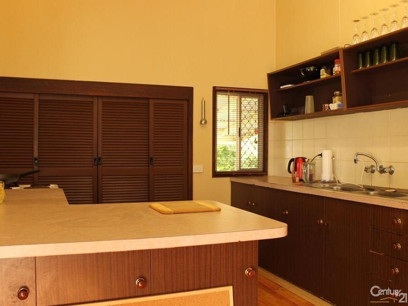 12755 New England Highway, Hodgson Vale QLD 4352