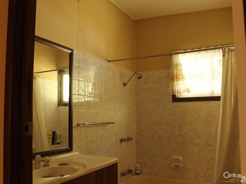 12755 New England Highway, Hodgson Vale QLD 4352