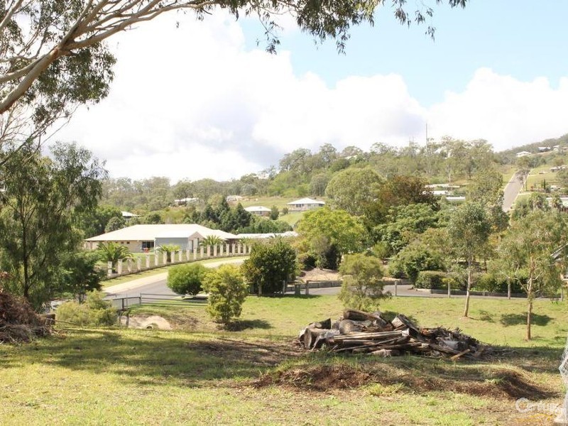 12755 New England Highway, Hodgson Vale QLD 4352