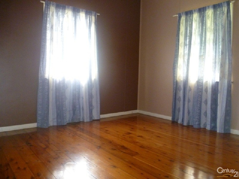 1 Fanny Street, Newtown QLD 4350