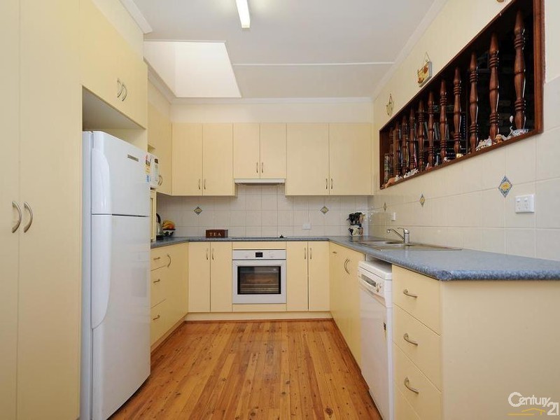 1 Norah Street, Centenary Heights QLD 4350