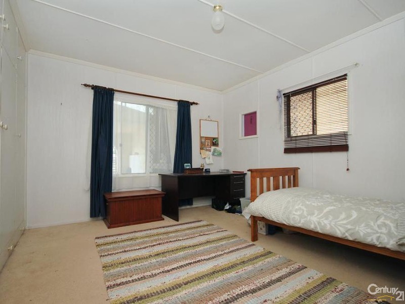 1 Norah Street, Centenary Heights QLD 4350