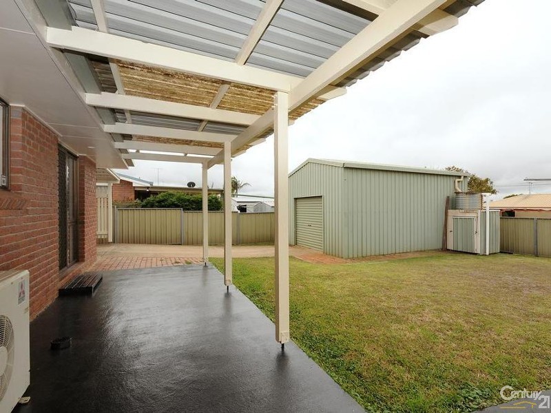 12 Smythe Street, Kearneys Spring QLD 4350