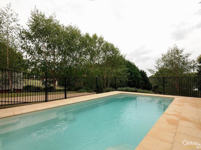 44 Harvey Street, Mount Lofty QLD 4350
