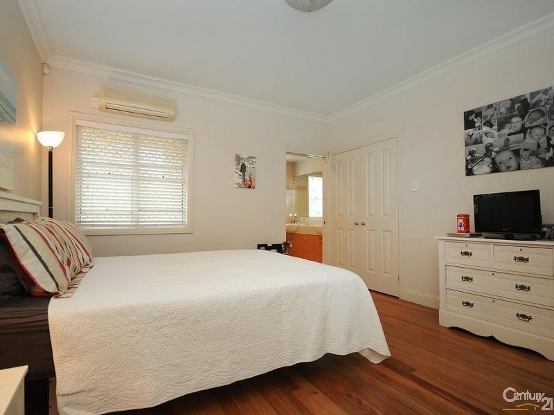 44 Harvey Street, Mount Lofty QLD 4350