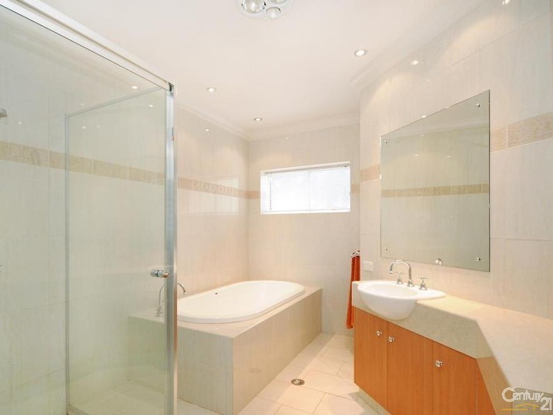 44 Harvey Street, Mount Lofty QLD 4350