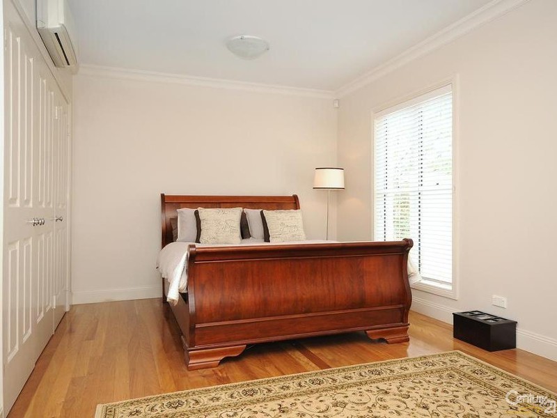 44 Harvey Street, Mount Lofty QLD 4350
