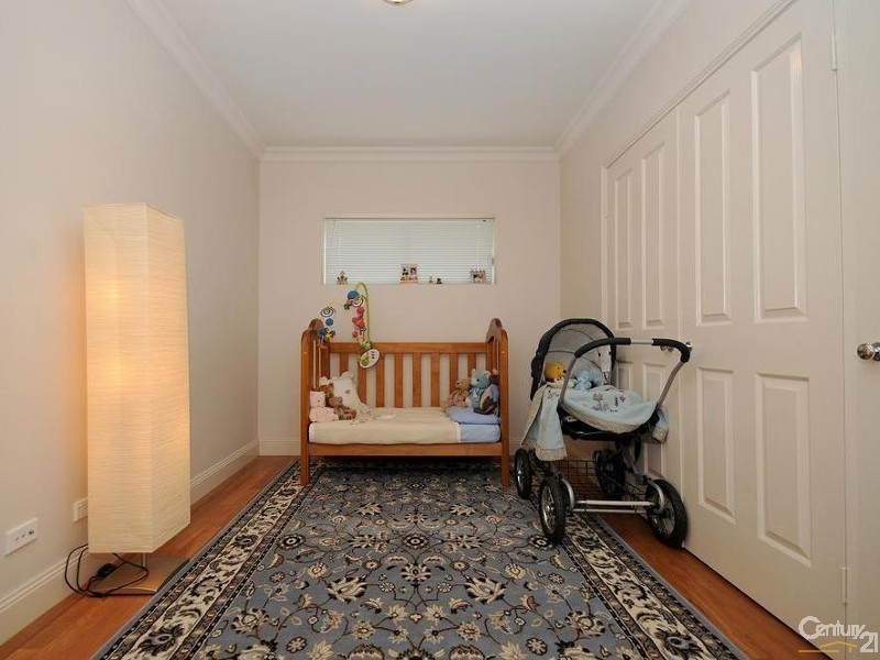 44 Harvey Street, Mount Lofty QLD 4350