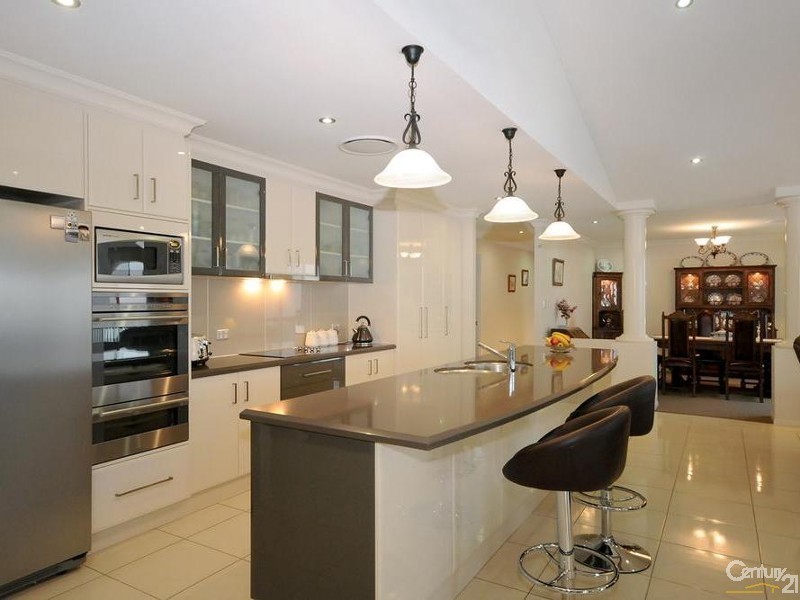 192 Rowbotham Street, Middle Ridge QLD 4350
