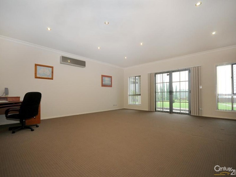 192 Rowbotham Street, Middle Ridge QLD 4350