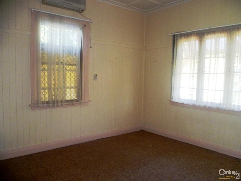 19 Swallow Court, Newtown QLD 4350