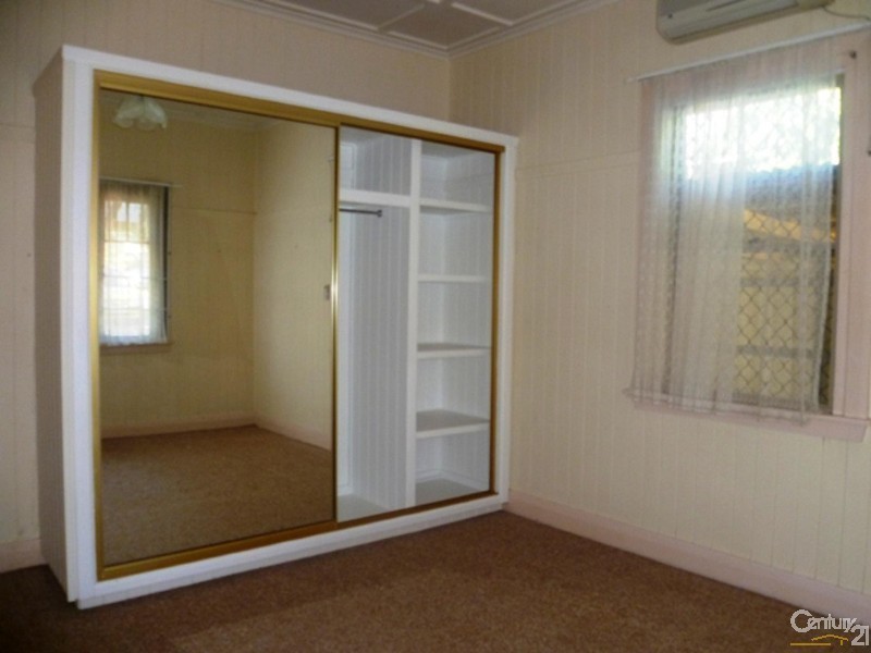 19 Swallow Court, Newtown QLD 4350