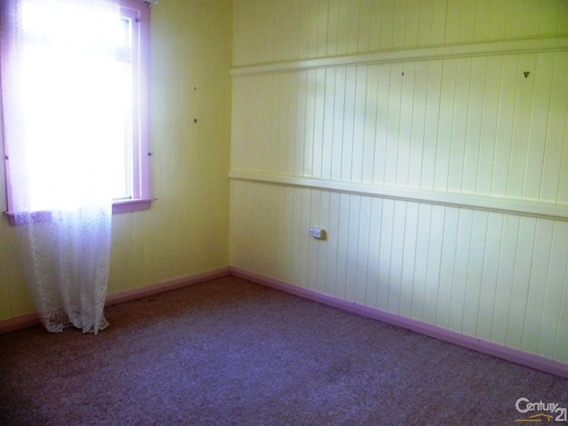 19 Swallow Court, Newtown QLD 4350