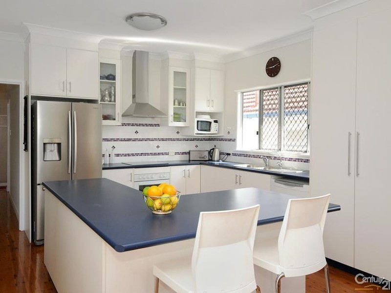 275 West Street, Harristown QLD 4350