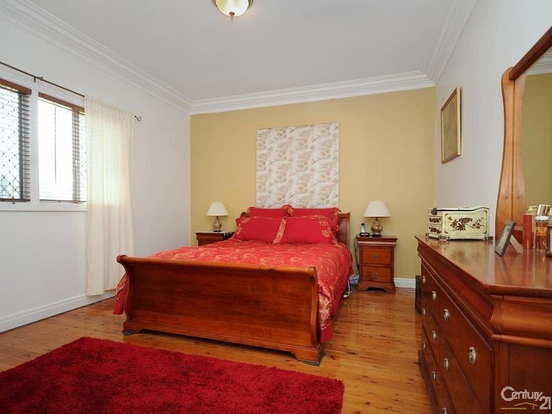 275 West Street, Harristown QLD 4350