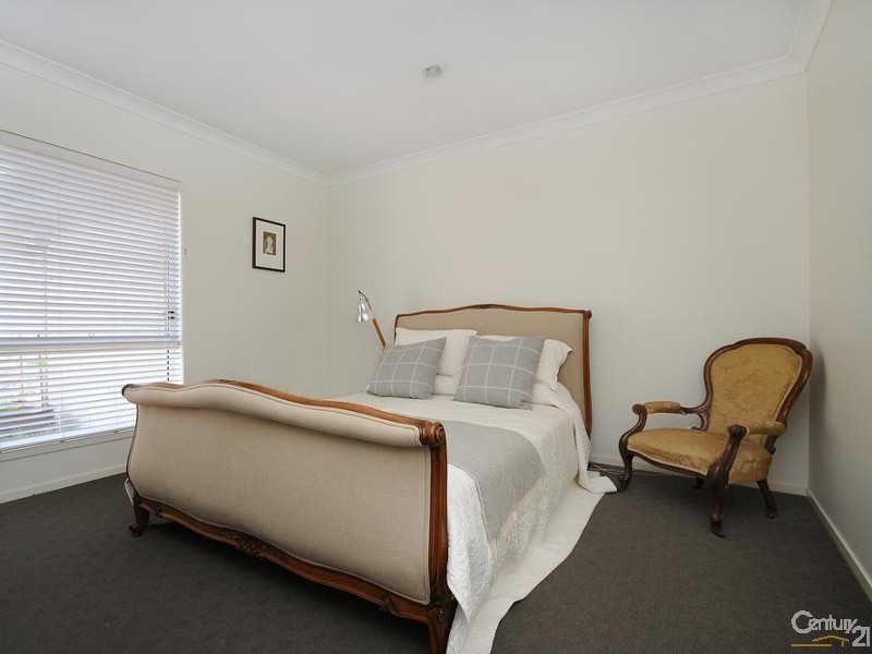 22 Piccadilly Court, Mount Lofty QLD 4350