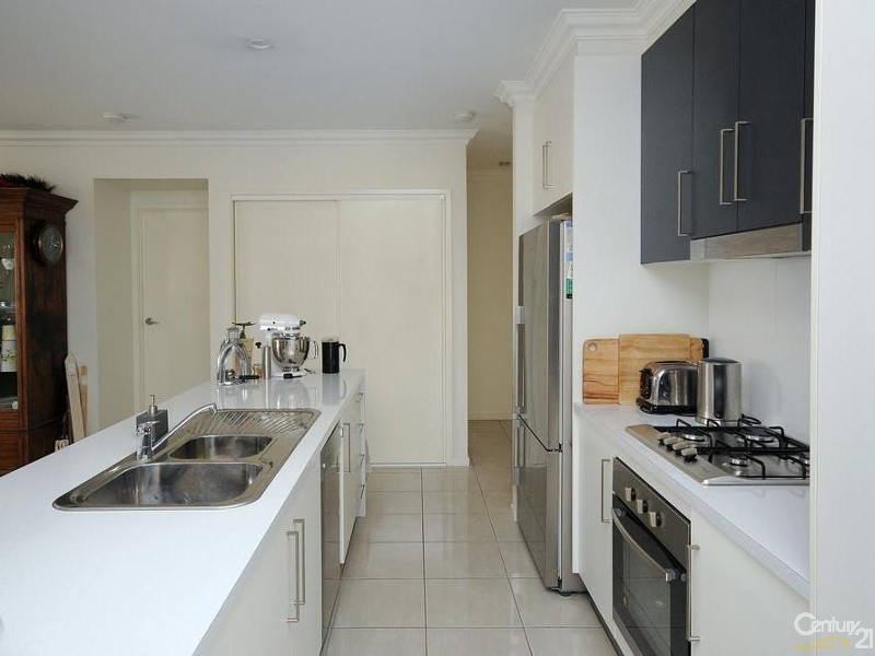 22 Piccadilly Court, Mount Lofty QLD 4350