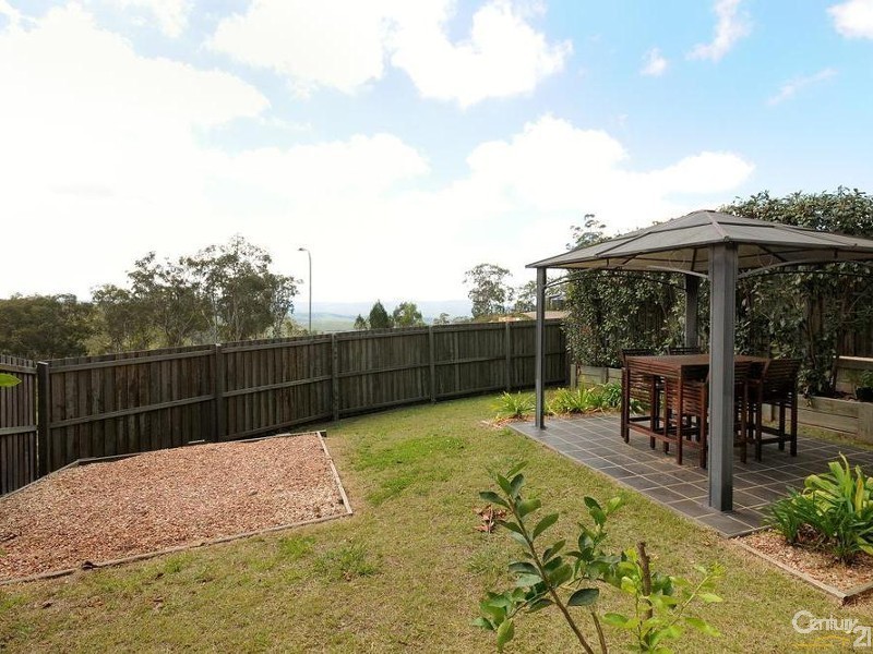 22 Piccadilly Court, Mount Lofty QLD 4350