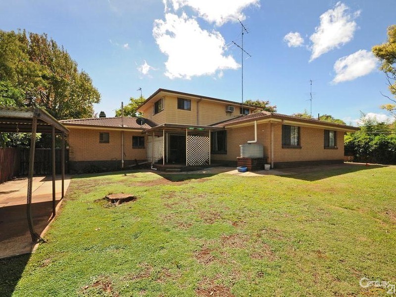 6 Clewley Crescent, Rangeville QLD 4350