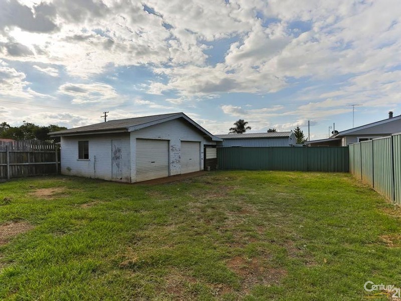 201 Taylor Street, Wilsonton QLD 4350