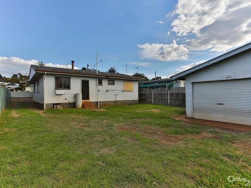 201 Taylor Street, Wilsonton QLD 4350