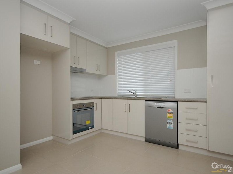 1/37 Boyett Street, Centenary Heights QLD 4350