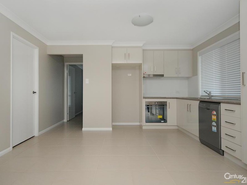 1/37 Boyett Street, Centenary Heights QLD 4350