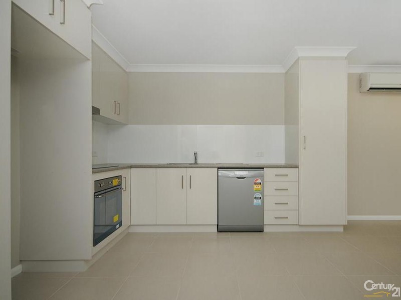 2/37 Boyett Street, Centenary Heights QLD 4350