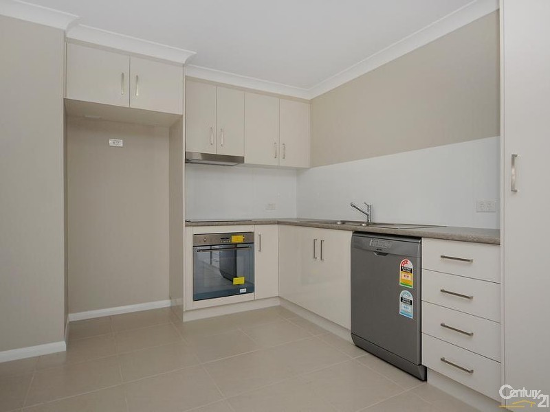 3/37 Boyett Street, Centenary Heights QLD 4350