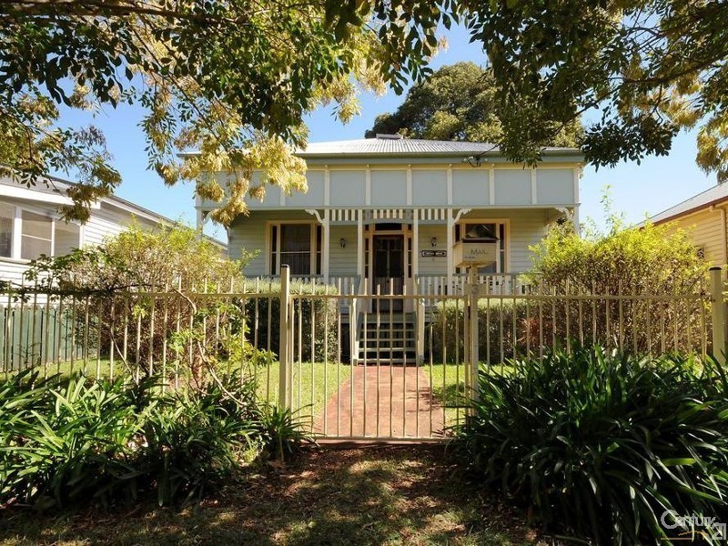 3 Victor Street, East Toowoomba QLD 4350