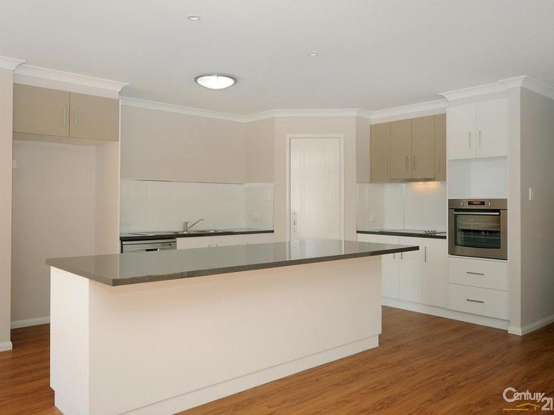 2/9 McMorrow Street, Kearneys Spring QLD 4350
