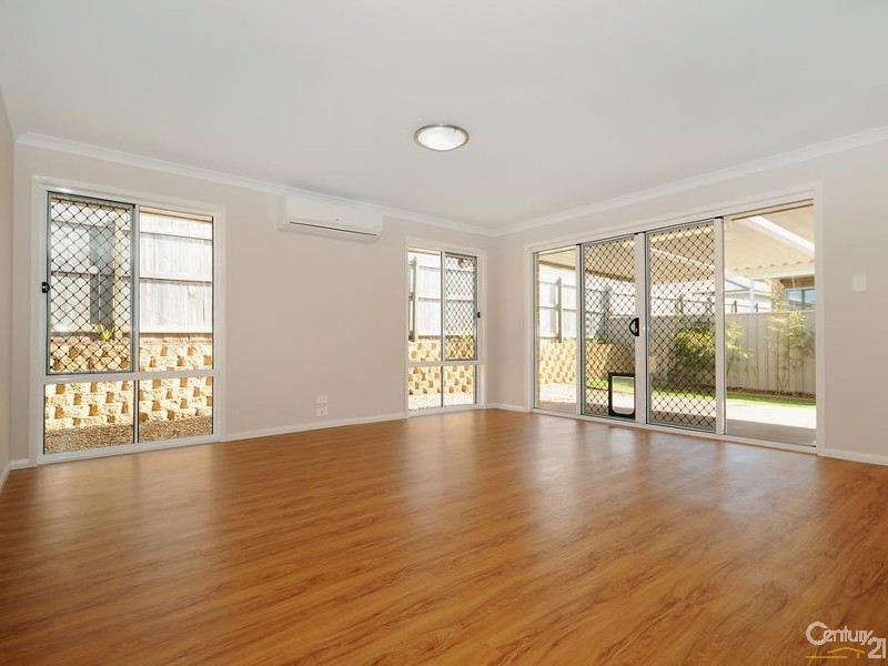 2/9 McMorrow Street, Kearneys Spring QLD 4350